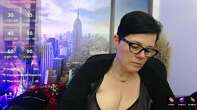 Snapshot of ninarandmann chatting on March 14, 2025, 9:43 pm ninarandmann online show from March 14, 2025, 9:43 pm
