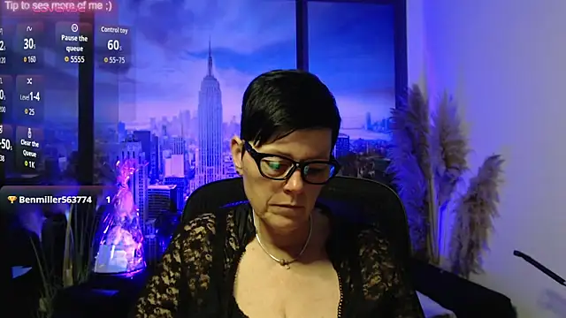 ninarandmann online show from May 12, 2026, 1:28 pm