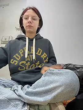 Bonniepark online show from March 18, 2026, 1:53 am