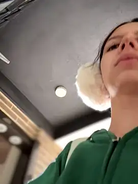 Bonniepark online show from October 22, 2025, 12:37 pm