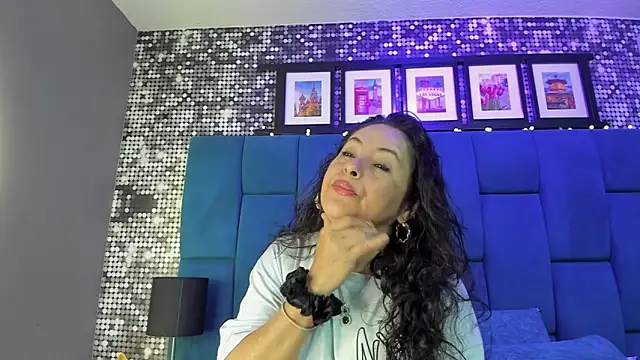 hanny milf online show from November 9, 2025, 11:36 am