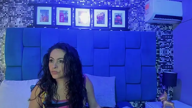 hanny milf online show from October 22, 2025, 11:31 am