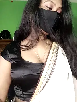 Idhika Paul online show from March 28, 2026, 4:57 am