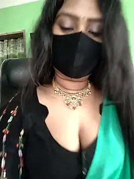 Idhika Paul online show from April 4, 2026, 3:46 am