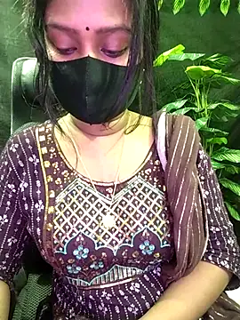 Idhika Paul online show from November 23, 2025, 7:57 pm