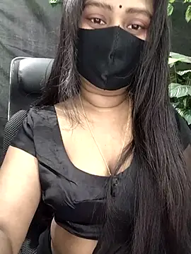 Idhika Paul online show from December 2, 2025, 5:42 am