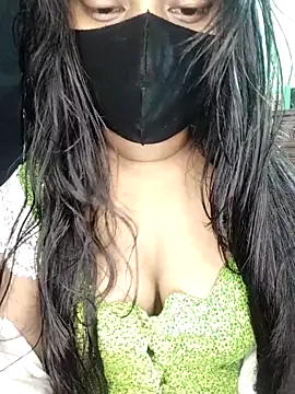 Idhika Paul online show from October 31, 2025, 5:31 pm