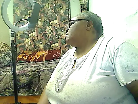 HOTSUGARX5 online show from May 11, 2026, 4:37 pm