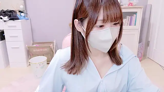 Yui-Ch online show from March 18, 2025, 12:28 pm