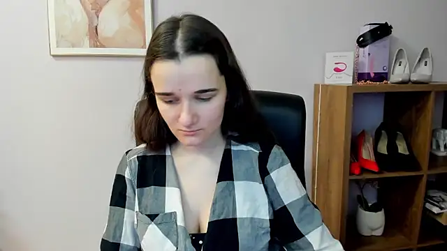 KateDelight online show from March 8, 2026, 7:44 am