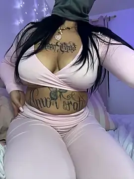 Snapshot of kamila_french chatting on December 22, 2025, 10:32 pm kamila french online show from December 22, 2025, 10:32 pm