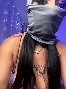 Snapshot of kamila_french chatting on December 17, 2025, 10:15 pm kamila french online show from December 17, 2025, 10:15 pm