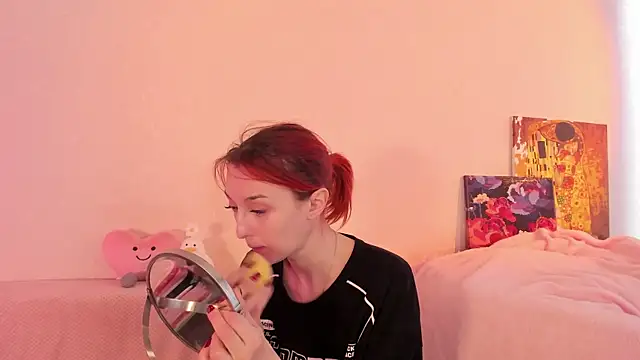 Snapshot of CrystalRey chatting on February 15, 2025, 4:36 am CrystalRey online show from February 15, 2025, 4:36 am