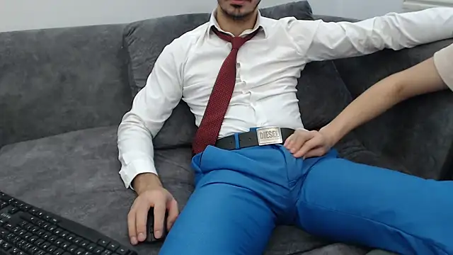 Naughtb0y online show from November 30, 2025, 11:11 am