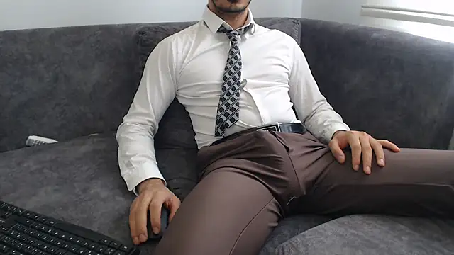 Snapshot of Naughtb0y chatting on July 21, 2026, 10:38 am Naughtb0y online show from July 21, 2026, 10:38 am