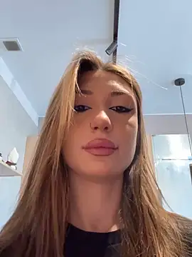 mollyyank online show from October 18, 2025, 9:33 am