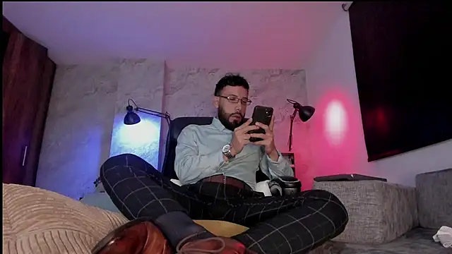 Snapshot of bruno_woods chatting on November 24, 2025, 10:37 am bruno woods online show from November 24, 2025, 10:37 am