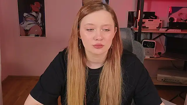 Snapshot of carolina_elf chatting on February 25, 2026, 4:56 am carolina elf online show from February 25, 2026, 4:56 am