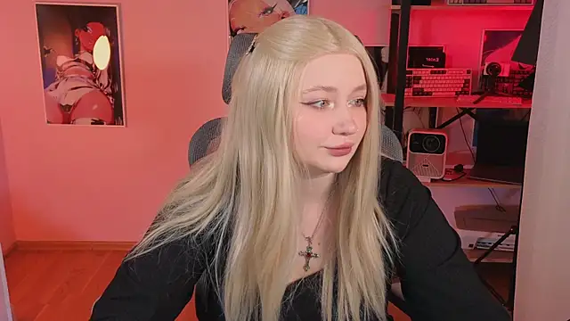 carolina elf online show from April 7, 2026, 5:20 am