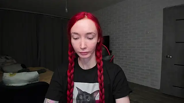 Snapshot of Roxy_Silver chatting on February 12, 2026, 2:50 pm Roxy Silver online show from February 12, 2026, 2:50 pm