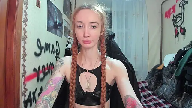 Snapshot of Roxy_Silver chatting on February 26, 2025, 10:04 pm Roxy Silver online show from February 26, 2025, 10:04 pm