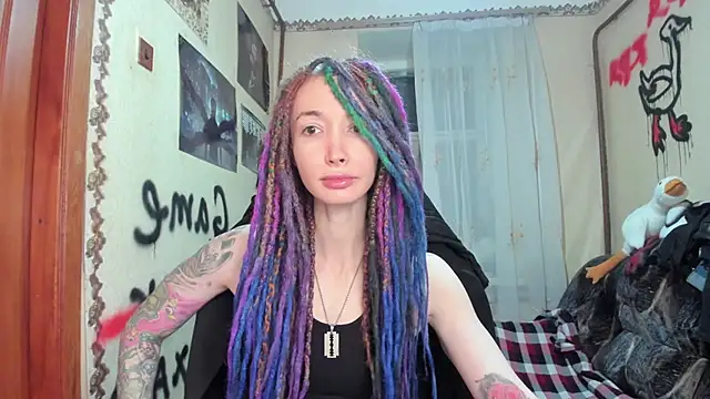 Snapshot of Roxy_Silver chatting on February 7, 2025, 10:09 pm Roxy Silver online show from February 7, 2025, 10:09 pm