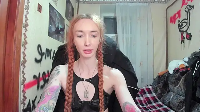 Snapshot of Roxy_Silver chatting on March 1, 2025, 11:04 pm Roxy Silver online show from March 1, 2025, 11:04 pm