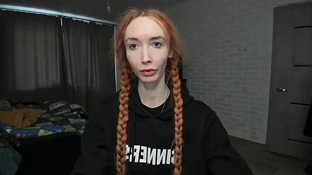Snapshot of Roxy_Silver chatting on February 26, 2025, 1:57 am Roxy Silver online show from February 26, 2025, 1:57 am