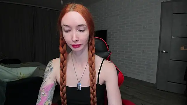 Snapshot of Roxy_Silver chatting on September 12, 2025, 9:03 pm Roxy Silver online show from September 12, 2025, 9:03 pm
