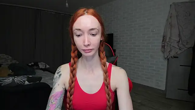 Roxy Silver online show from November 25, 2025, 6:52 pm