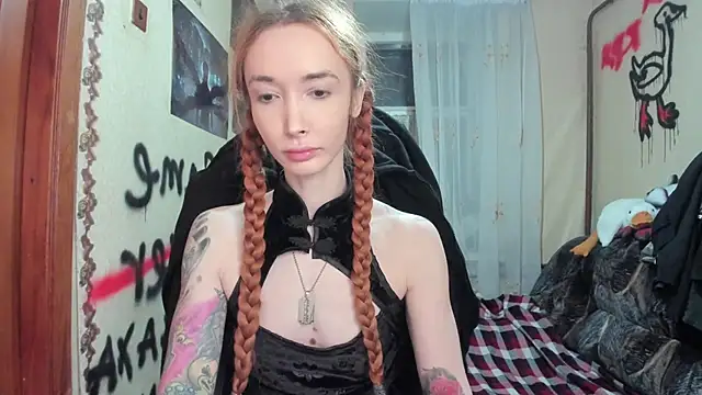 Snapshot of Roxy_Silver chatting on March 1, 2025, 12:17 am Roxy Silver online show from March 1, 2025, 12:17 am