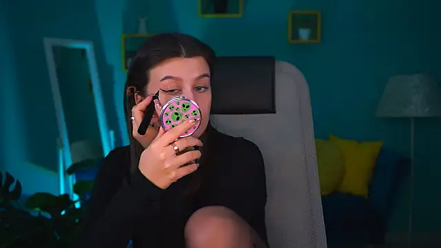 Snapshot of NicoleMun chatting on February 7, 2025, 5:07 pm NicoleMun online show from February 7, 2025, 5:07 pm