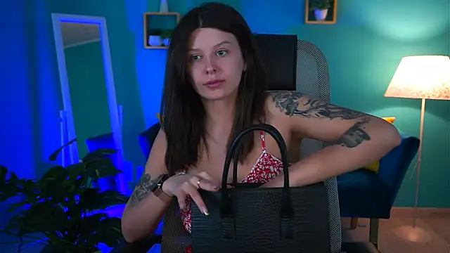 Snapshot of NicoleMun chatting on February 18, 2025, 12:17 pm NicoleMun online show from February 18, 2025, 12:17 pm