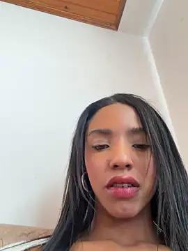 Snapshot of xenia_golden chatting on March 26, 2026, 4:05 pm xenia golden online show from March 26, 2026, 4:05 pm