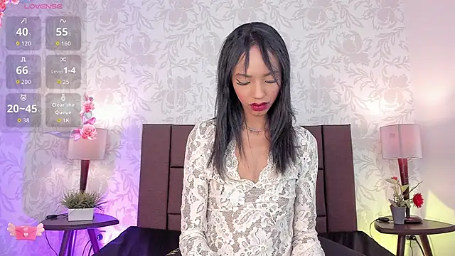 Snapshot of xenia_golden chatting on October 21, 2025, 1:32 pm xenia golden online show from October 21, 2025, 1:32 pm