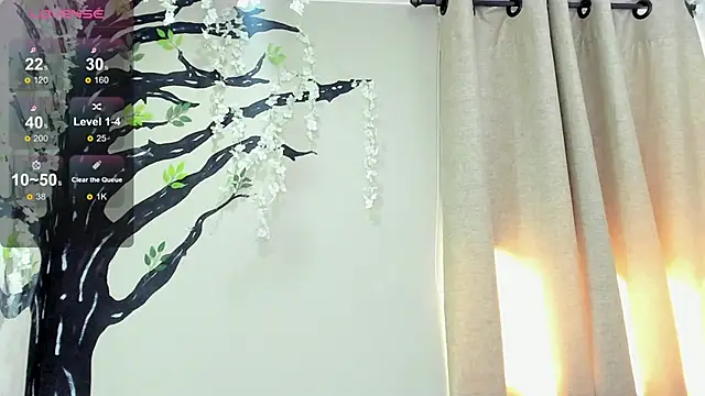  AlejaCruz  online show from October 7, 2025, 7:15 pm