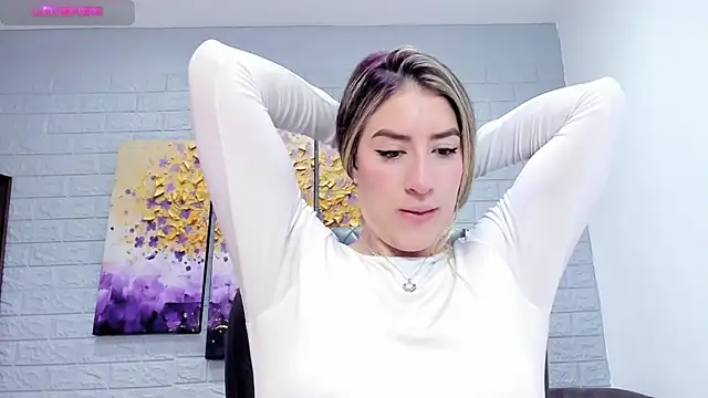  AlejaCruz  online show from January 8, 2026, 5:30 pm