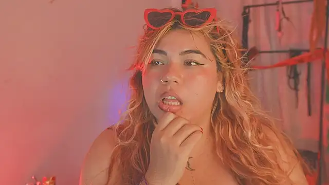 Snapshot of Samanta_cutee chatting on November 7, 2025, 10:24 pm Samanta cutee online show from November 7, 2025, 10:24 pm