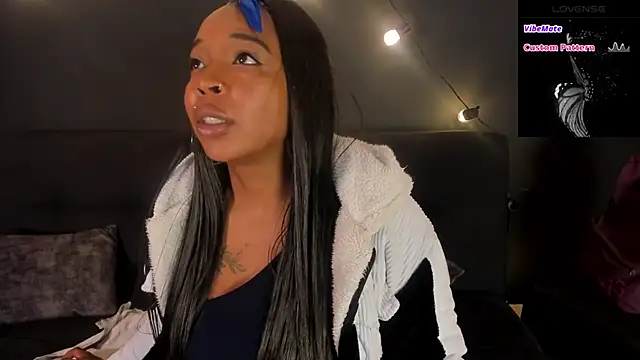 Snapshot of Charlotte__Brown_ chatting on September 11, 2025, 1:00 pm Charlotte Brown online show from September 11, 2025, 1:00 pm