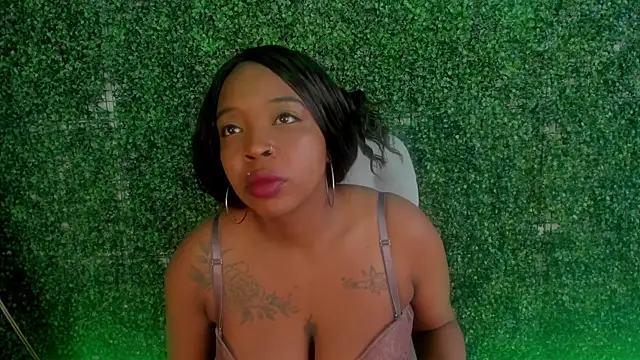 Snapshot of Charlotte__Brown_ chatting on October 6, 2025, 1:34 pm Charlotte Brown online show from October 6, 2025, 1:34 pm