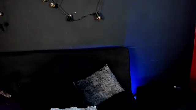 Snapshot of Charlotte__Brown_ chatting on February 17, 2025, 1:44 pm Charlotte Brown online show from February 17, 2025, 1:44 pm