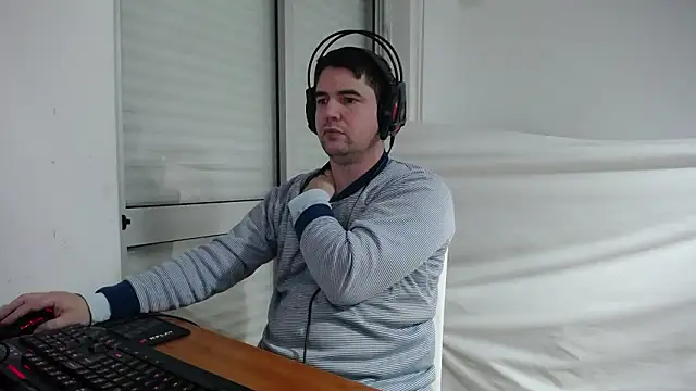 Kohaynewbie online show from January 12, 2026, 8:04 pm