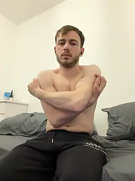 Julian128 online show from March 31, 2026, 7:27 pm