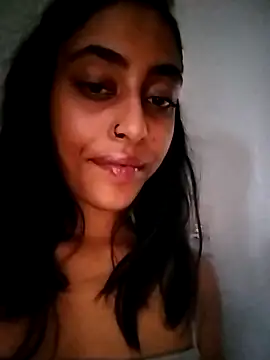 cleopatra-phaedra online show from January 21, 2025, 4:05 pm