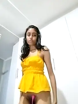 cleopatra-phaedra online show from October 31, 2025, 4:25 pm