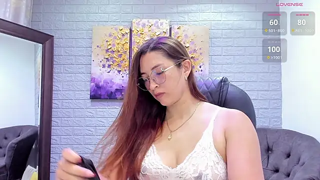 Snapshot of _LaraMom_ chatting on February 26, 2026, 7:47 pm LaraMom online show from February 26, 2026, 7:47 pm