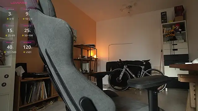 Snapshot of MagicFemboy chatting on February 4, 2026, 10:54 am MagicFemboy online show from February 4, 2026, 10:54 am