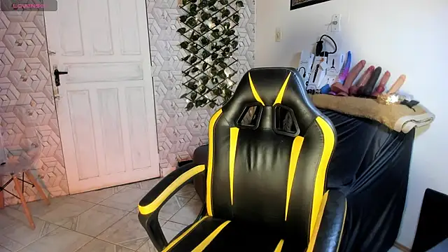 Chica hot dirty online show from November 9, 2025, 11:20 pm