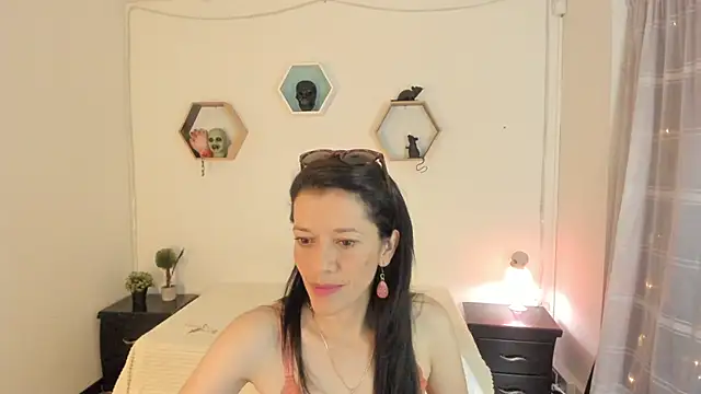 Snapshot of Paloma_victory chatting on November 1, 2025, 8:57 pm Paloma victory online show from November 1, 2025, 8:57 pm