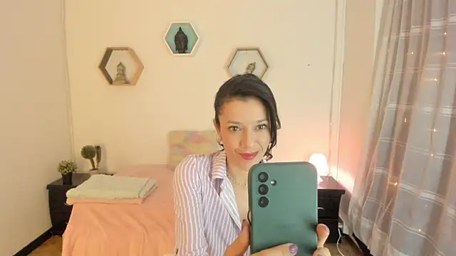 Snapshot of Paloma_victory chatting on November 17, 2025, 7:51 pm Paloma victory online show from November 17, 2025, 7:51 pm